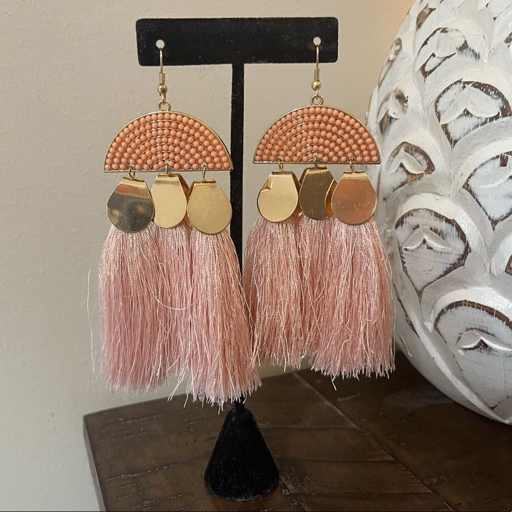 ‎✋Large 🍑 Tassles - Picture 3 of 3